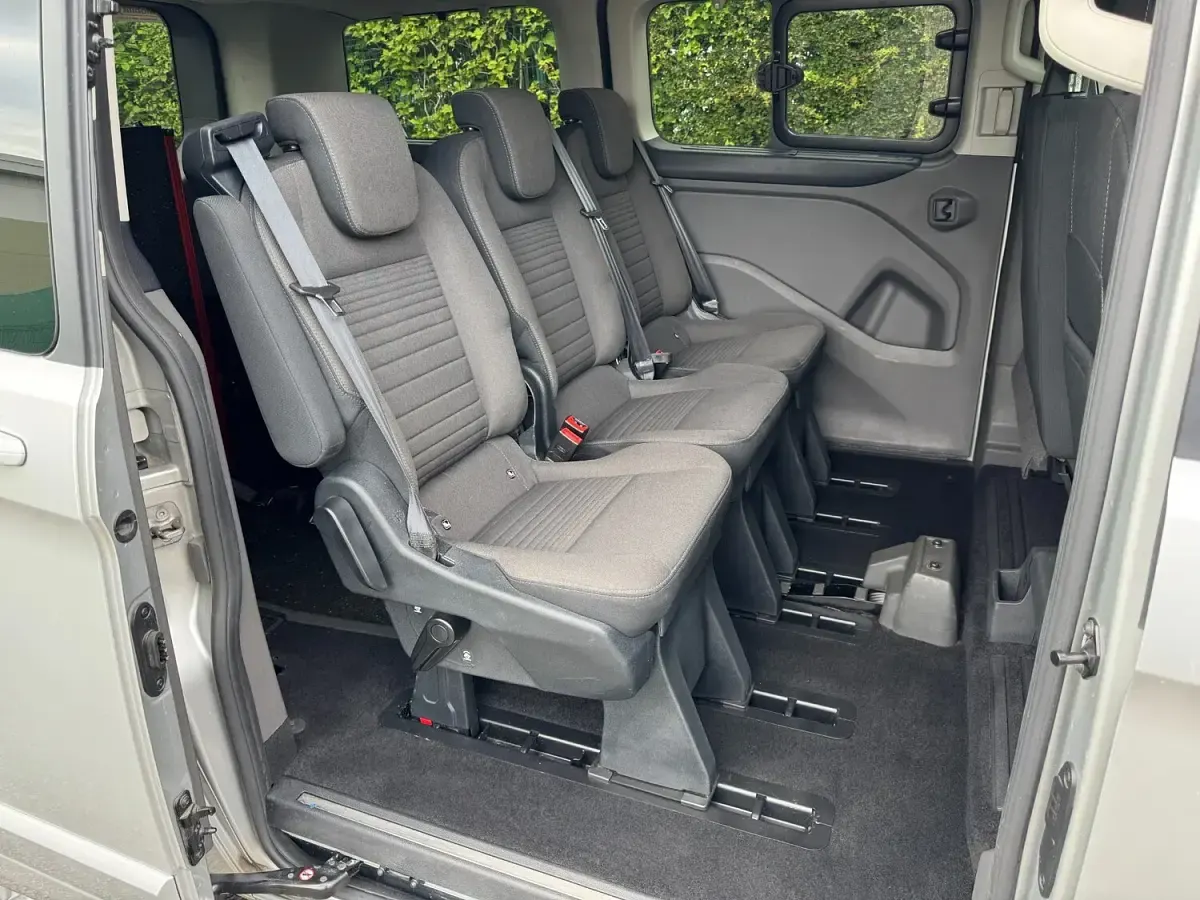 Used Ford Tourneo Titanium 130 HP (95 kW) 2020 Silver MPV