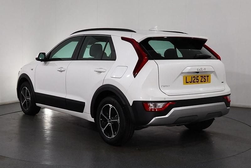 Used Kia Niro 2025 White SUV