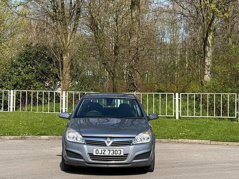 Used Vauxhall Astra Active 2009 Silver Hatchback