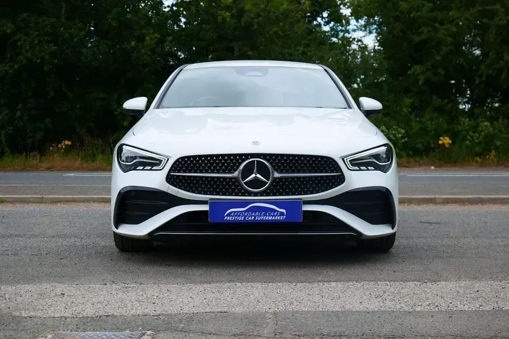 Used Mercedes CLA220 Executive 190 HP (139 kW) 2023 White Coupe