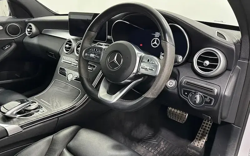 Used Mercedes C220 AMG Line Premium 194 HP (142 kW) 2021 Silver Sedan