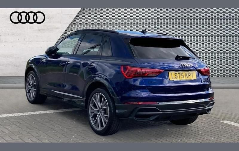 Begagnad Audi Q3 Black Edition 150 HK (110 kW) 2025 Blå SUV