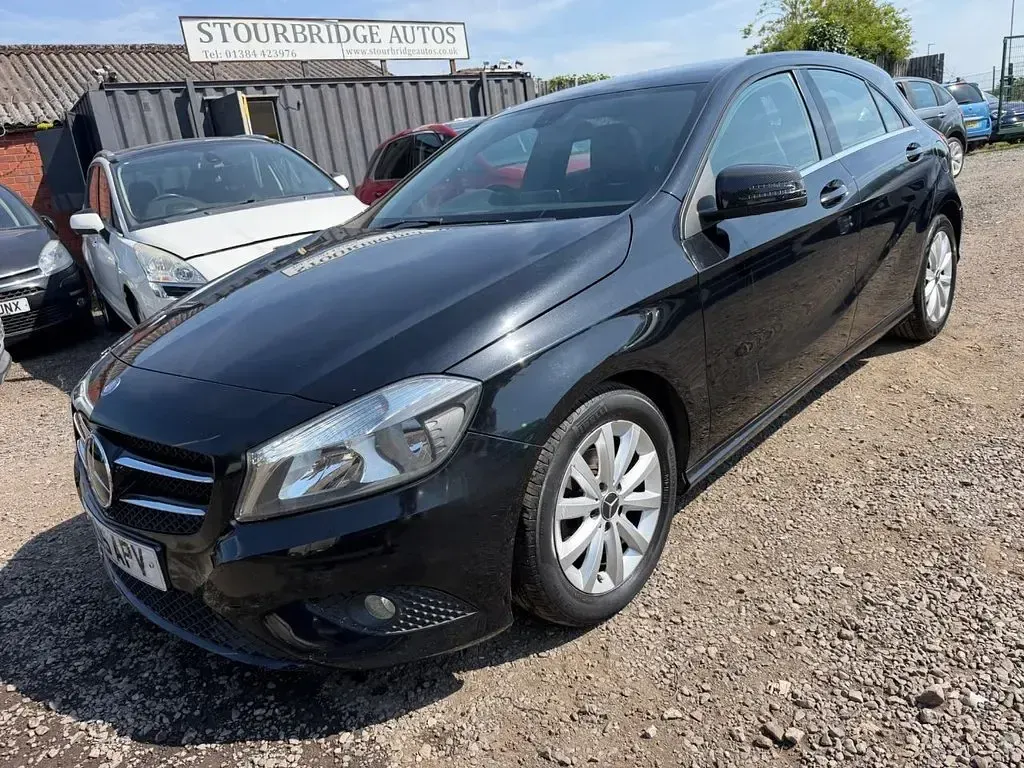 Used Mercedes A180 SE 109 HP (80 kW) 2015 Black Hatchback