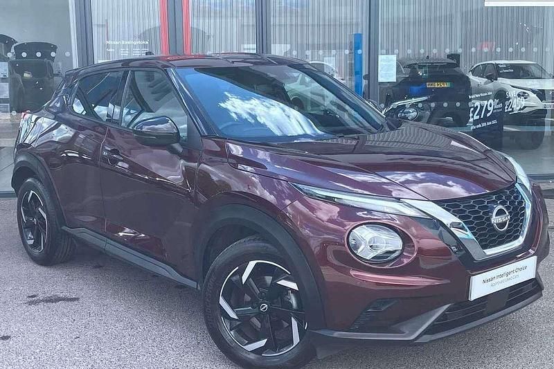 Red Used 2023 Nissan Juke N-Connecta SUV | £15,562 (Fair price) - Image 1/4
