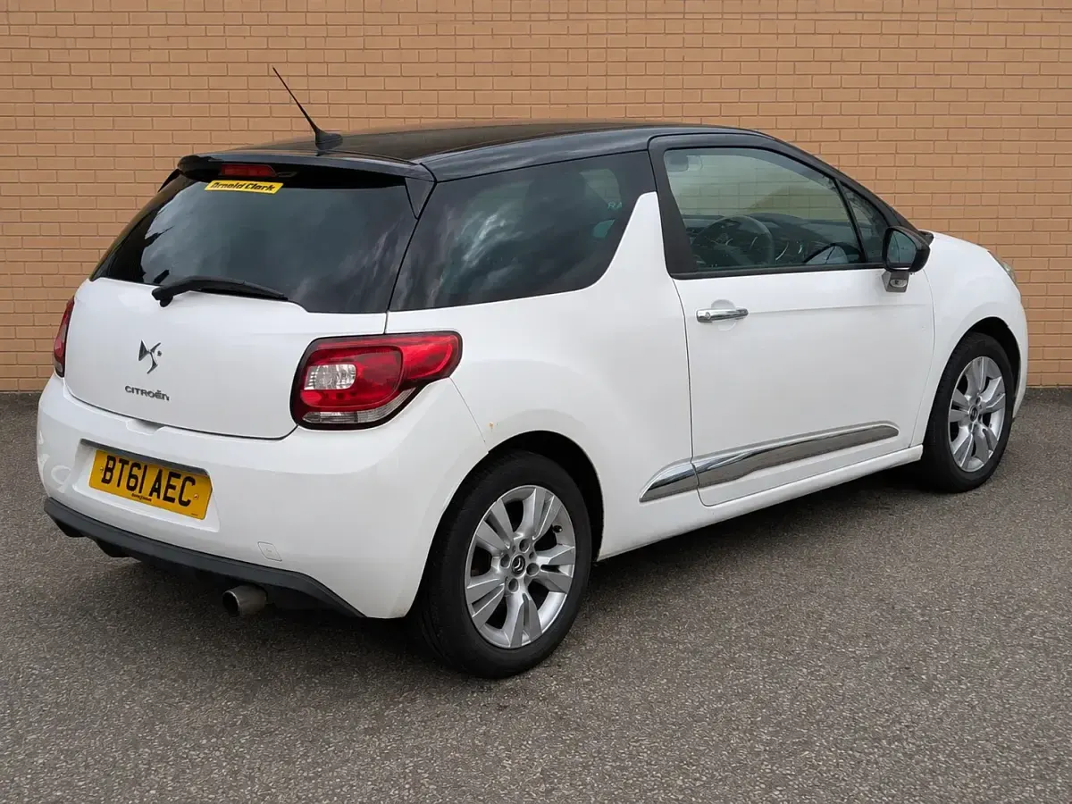 Used Citroën DS3 110 HP (80 kW) 2011 White Hatchback