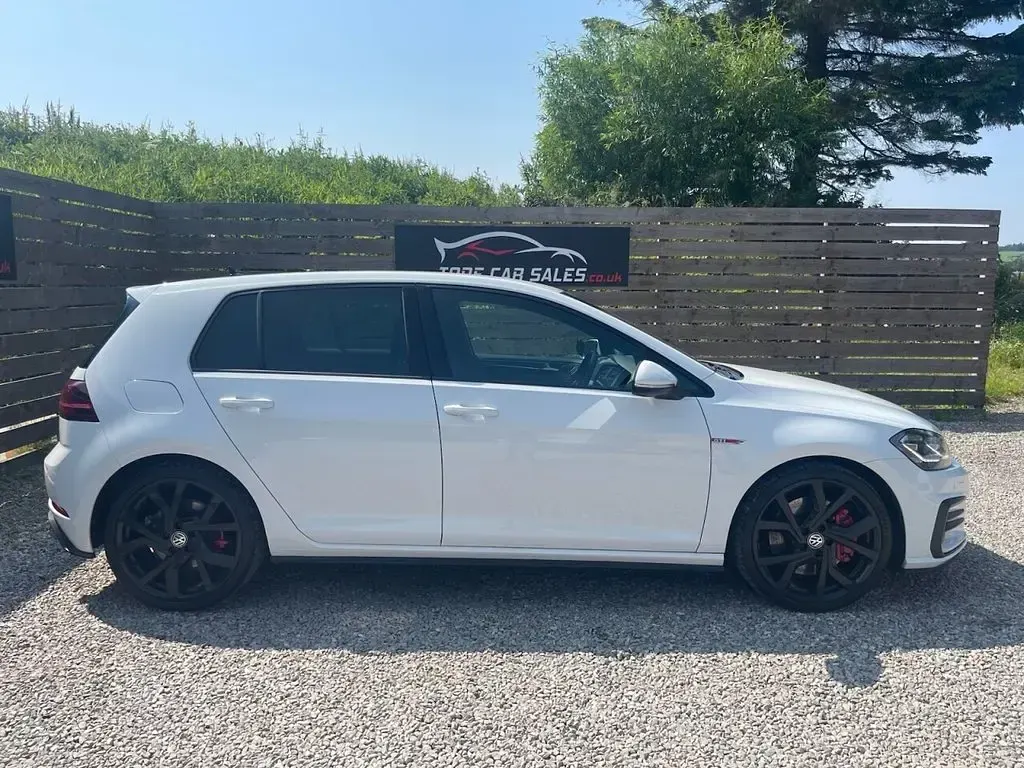 Used VW Golf VII GTI 245 HP (180 kW) 2018 White Hatchback