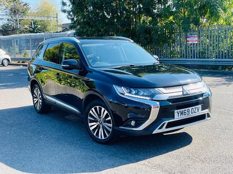 Black Used 2020 Mitsubishi Outlander SUV | £13,675 (Fair price) - Image 1/4