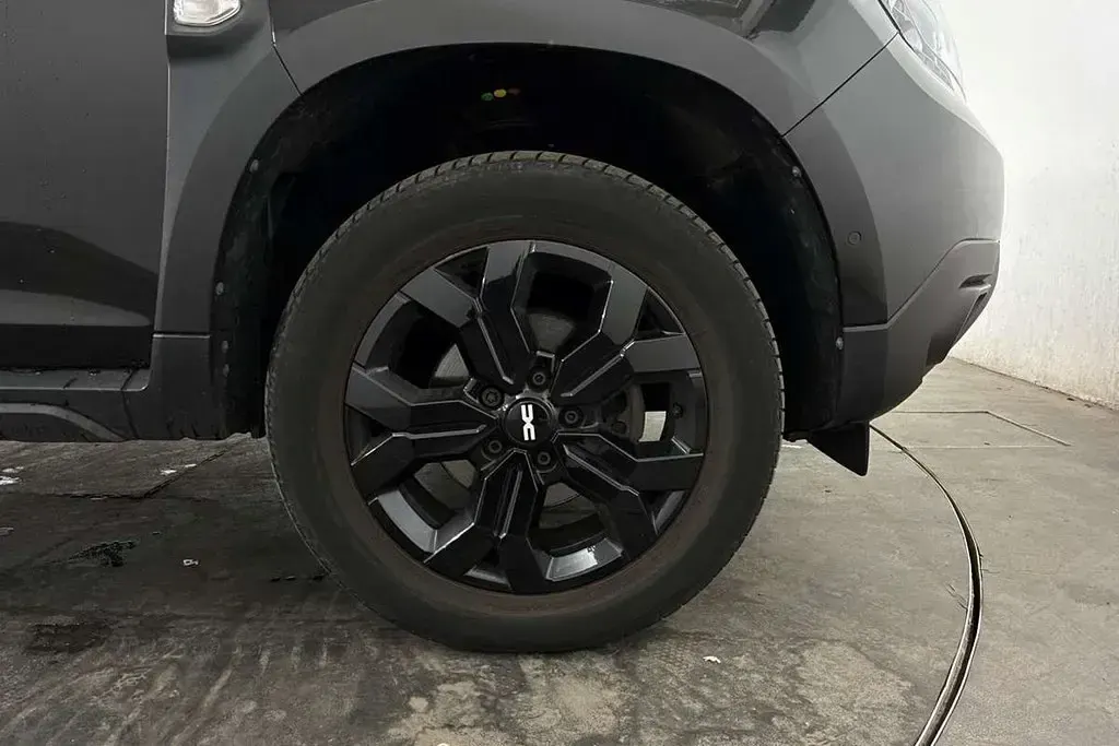 Second-hand Dacia Duster Extreme 130 CP (95 kW) 2023 Negru SUV