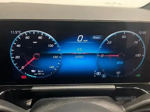 Usado Mercedes EQA300 AMG Line Premium 167 kW (228 HP) 2023 Cinzento SUV