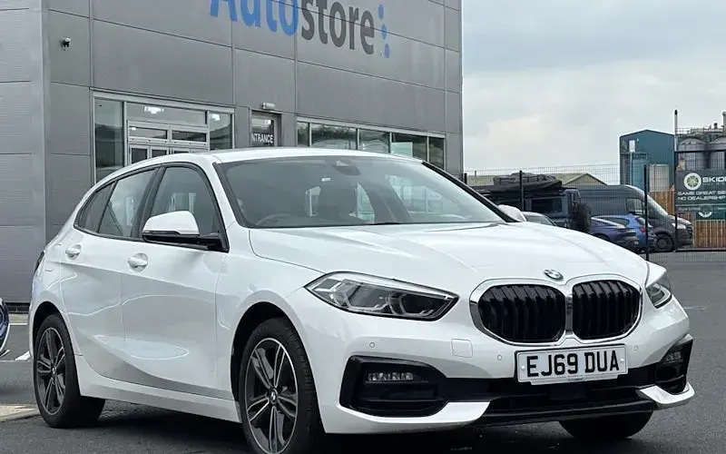 Used BMW 118 Sport Line 140 HP (102 kW) 2020 Hatchback
