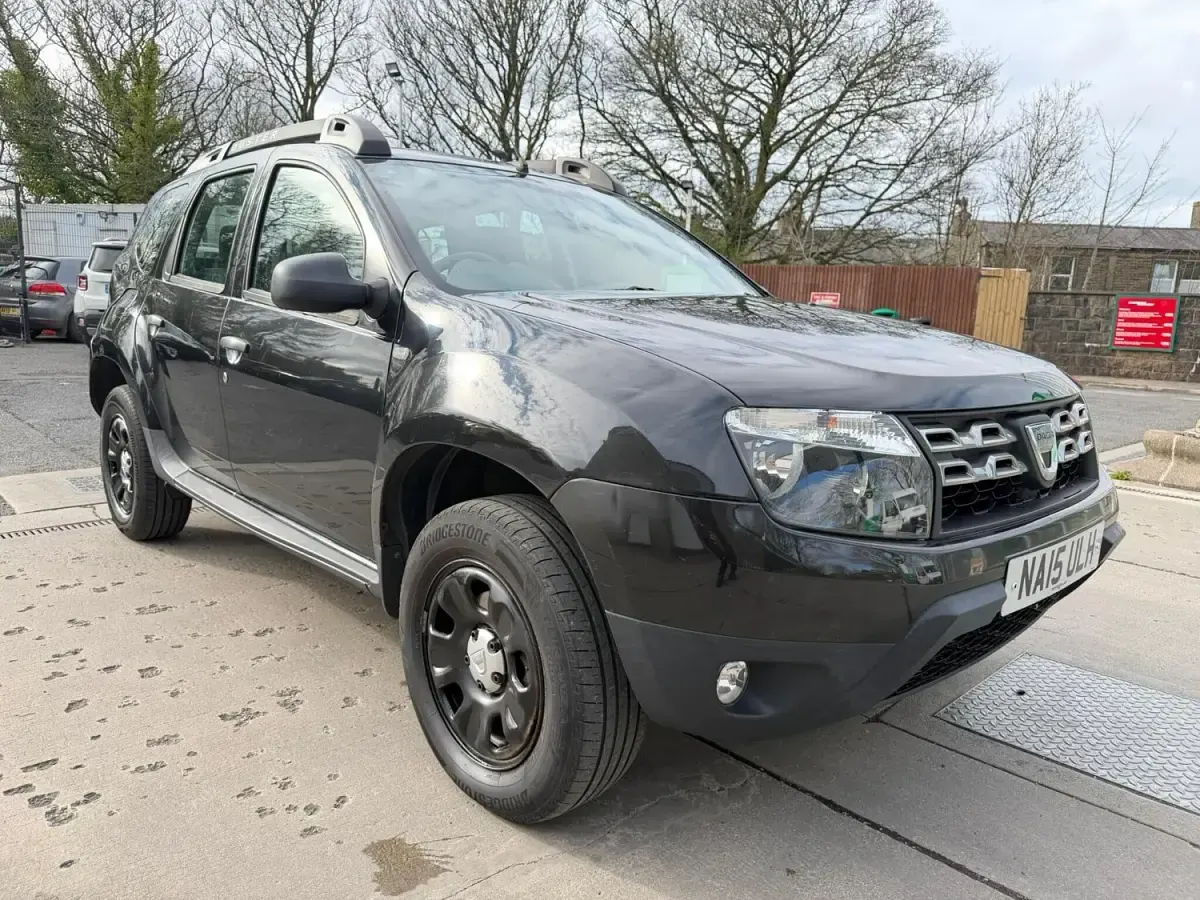 Begagnad Dacia Duster Ambiance 110 HK (80 kW) 2015 Svart SUV