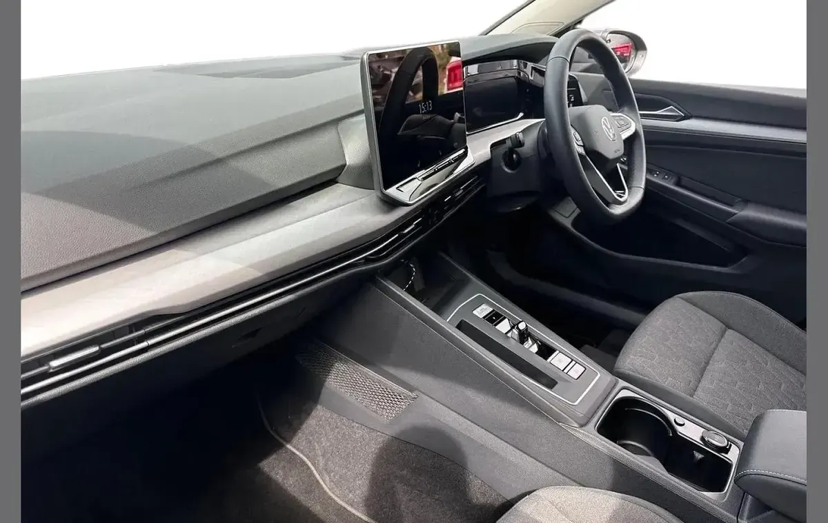 Begagnad VW Golf VIII Match 147 HK (108 kW) 2026 Grå Halvkombi