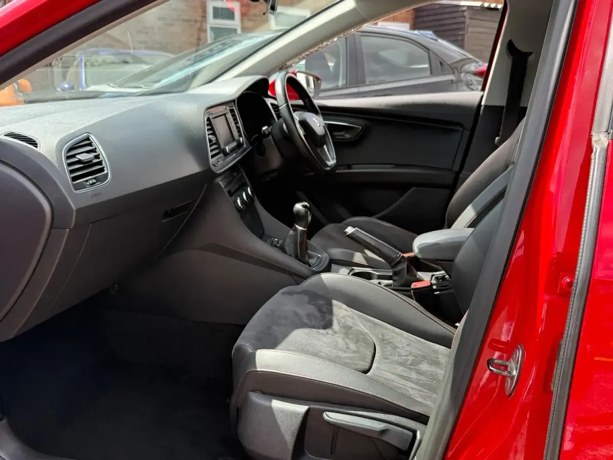 Used Seat Leon FR 147 HP (108 kW) 2013 Red Hatchback