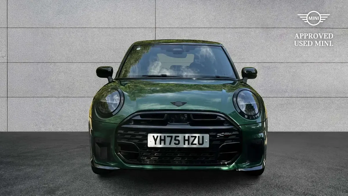 Used Mini Cooper Hatch 114 kW (156 HP) 2025 Green Hatchback