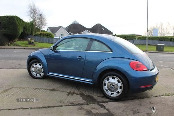 Używany VW Beetle Design 150 KM (110 kW) 2016 Niebieski Hatchback