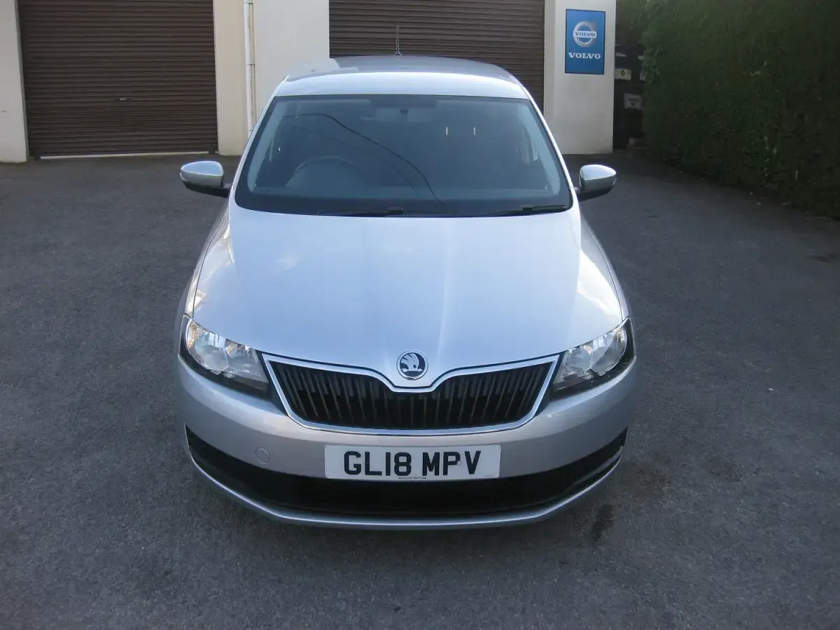 Used Skoda Rapid 95 HP (69 kW) 2018 Silver Hatchback