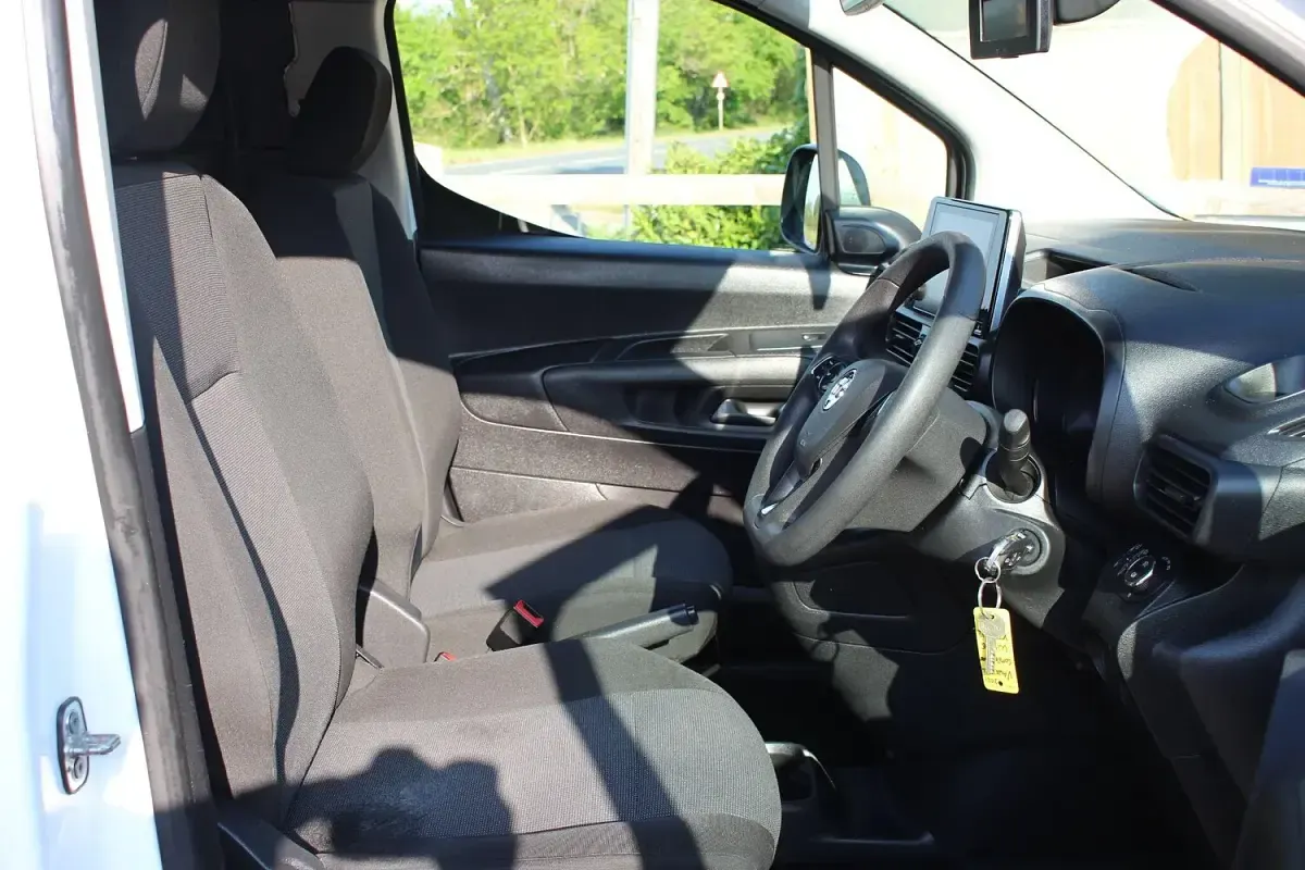 Used Vauxhall Combo Sportive 2021 White MPV