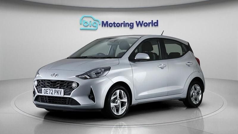 Used Hyundai i10 SE 84 HP (61 kW) 2023 Grey Hatchback