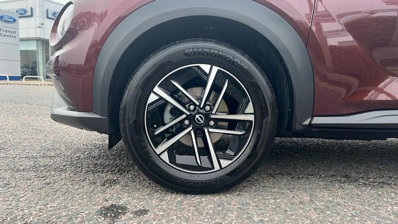 Used Nissan Juke N-Connecta 114 HP (83 kW) 2025 Red SUV