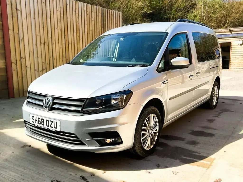 Begagnad VW Caddy Maxi Life 2019 Silver Minibuss