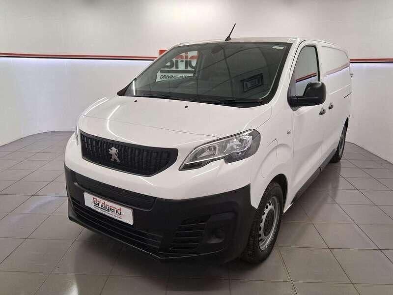Used Peugeot e-Expert 100 kW (136 HP) 2022 White Van
