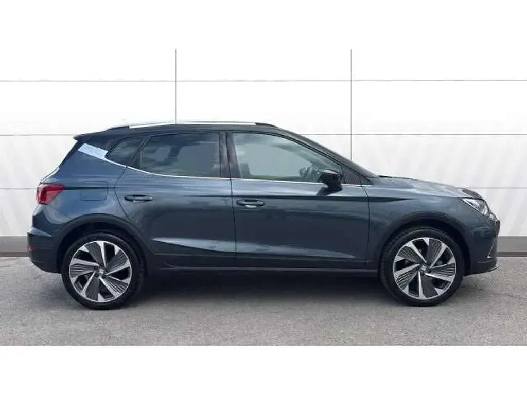 Used Seat Arona FR Sport 110 HP (80 kW) 2023 Grey SUV