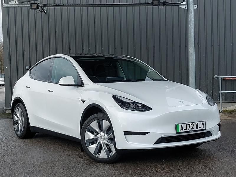 White Used 2022 Tesla Model Y RWD SUV | £23,498 (Fair price) - Image 1/4