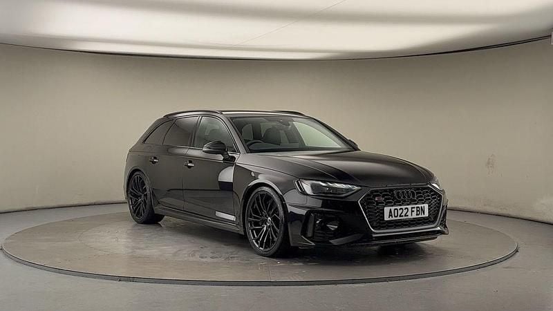 Mythos black metallic/mythos black metallic Used 2022 Audi RS4 Comfort Estate | £49,350 (Fair price) - Image 1/4
