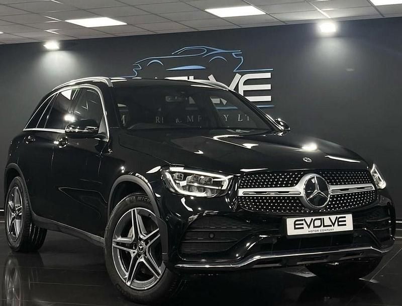Black Used 2022 Mercedes GLC220 AMG line SUV | £28,495 (Fair price) - Image 1/4