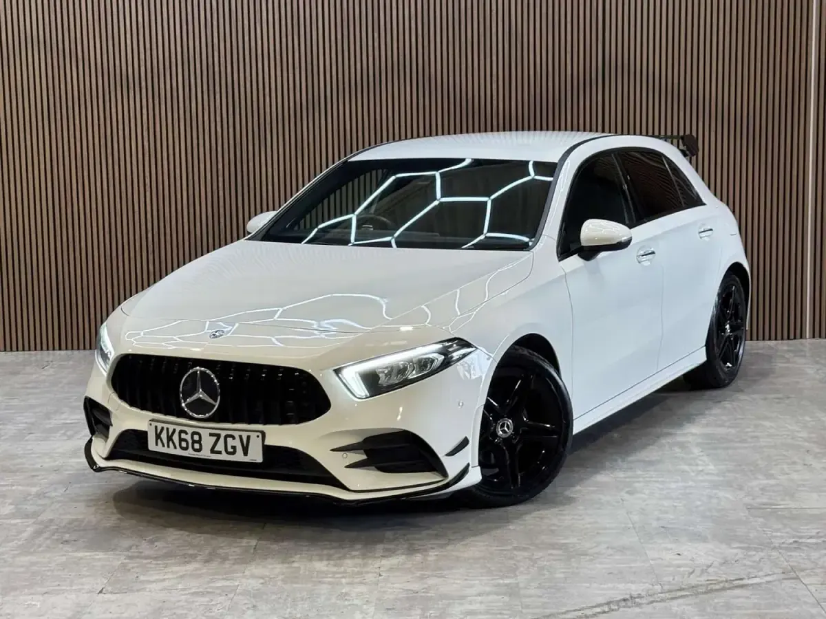 Used Mercedes A180 AMG Line Premium 116 HP (85 kW) 2019 White Hatchback