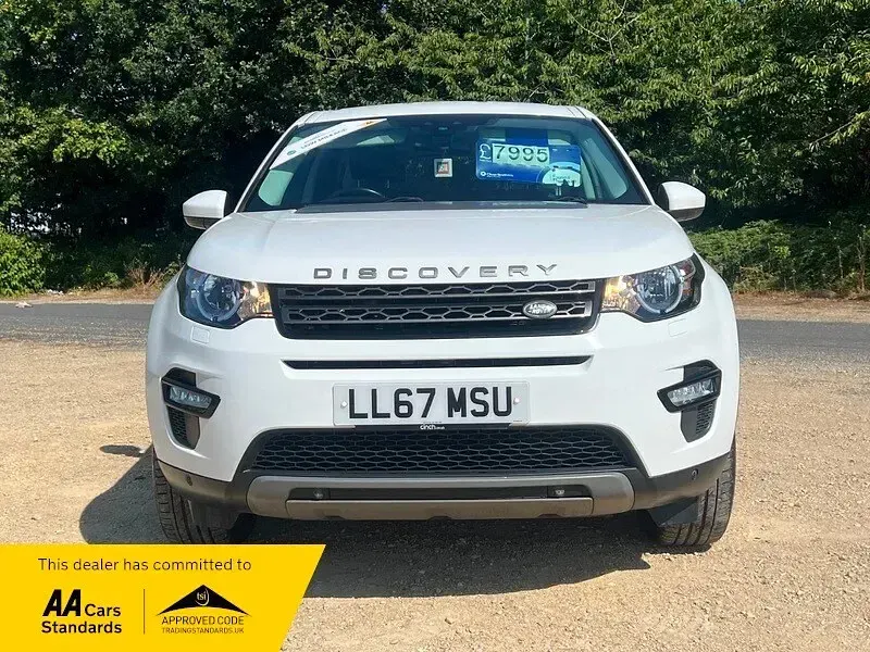 Used Land Rover Discovery 5 SE 2017 White SUV