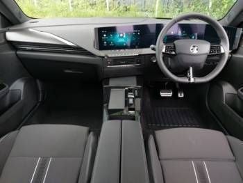 Used Vauxhall Astra 114 kW (156 HP) 2024 White Hatchback