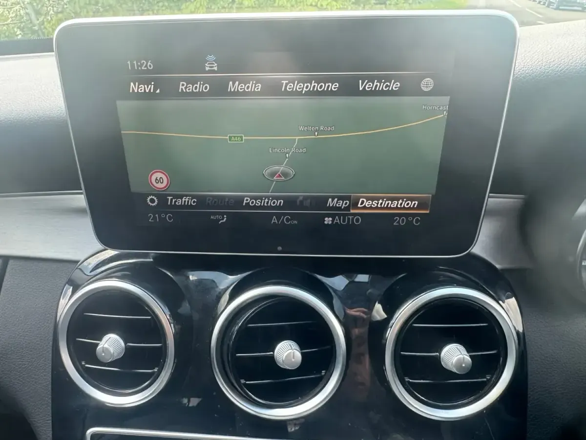 Begagnad Mercedes C350e Premium Plus 2018 Blå Sedan