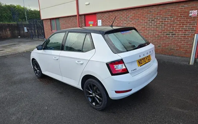 Usado Skoda Fabia Colour Edition 95 HP (69 kW) 2021 Branco Citadino