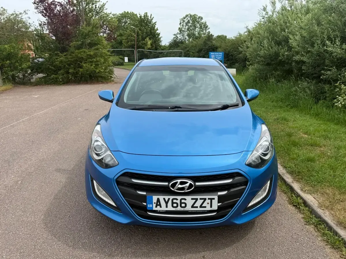 Used Hyundai i30 SE 110 HP (80 kW) 2016 Blue Hatchback