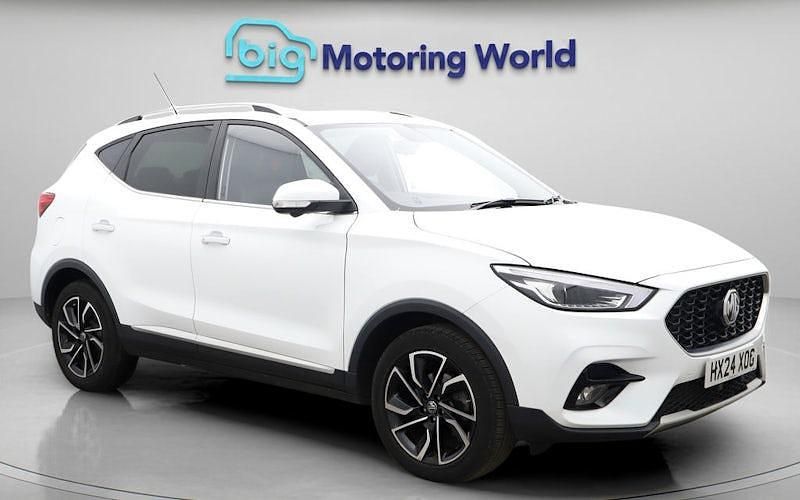 Used MG ZS Exclusive 111 HP (81 kW) 2024 White Hatchback