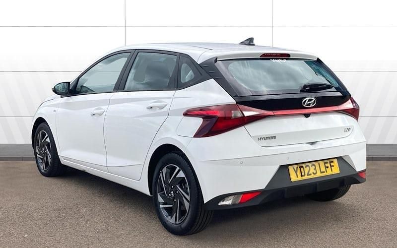 Used Hyundai i20 SE 101 HP (74 kW) 2023 White Hatchback