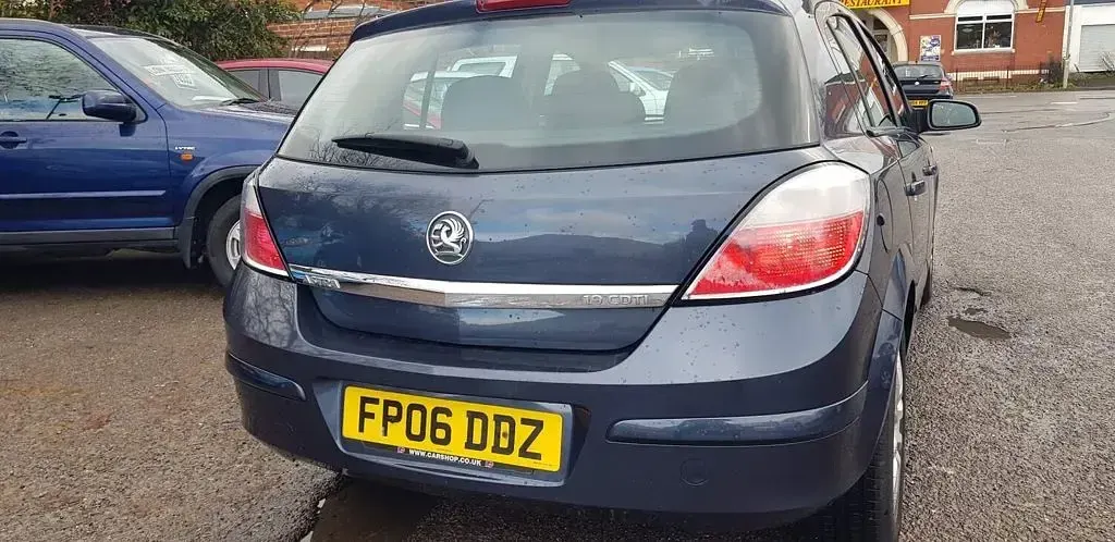 Used Vauxhall Astra Elite 121 HP (88 kW) 2006 Blue Hatchback