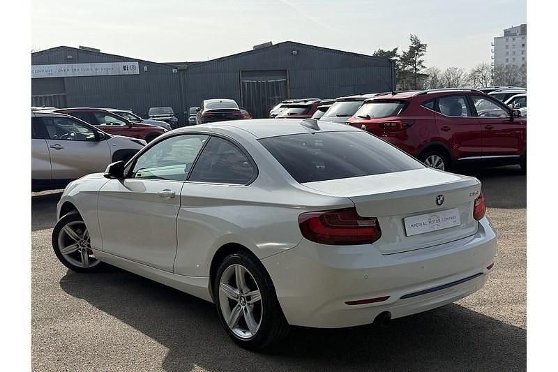 Used BMW 218 Sport Line 2014 White Coupe