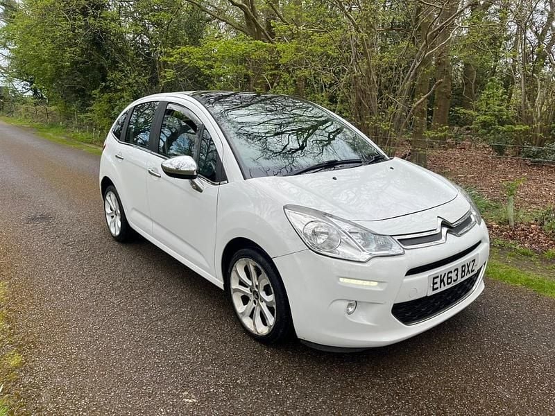 Used Citroën C3 SELECTION 2013 White Hatchback