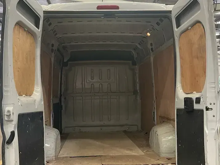 Used Peugeot Boxer Premium 140 HP (102 kW) 2023 White Van