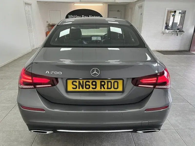 Begagnad Mercedes A200 2019 Grå Sedan