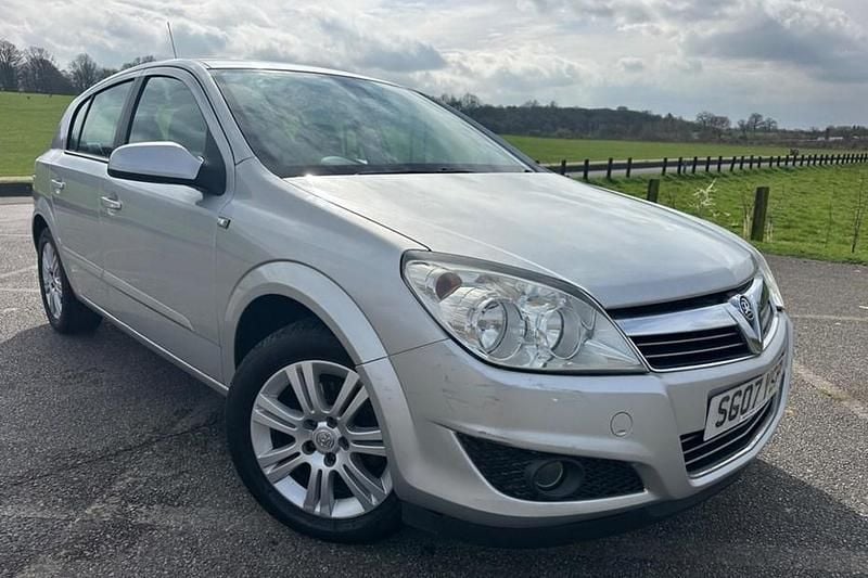Used Vauxhall Astra Design Edition 2007 Silver Hatchback