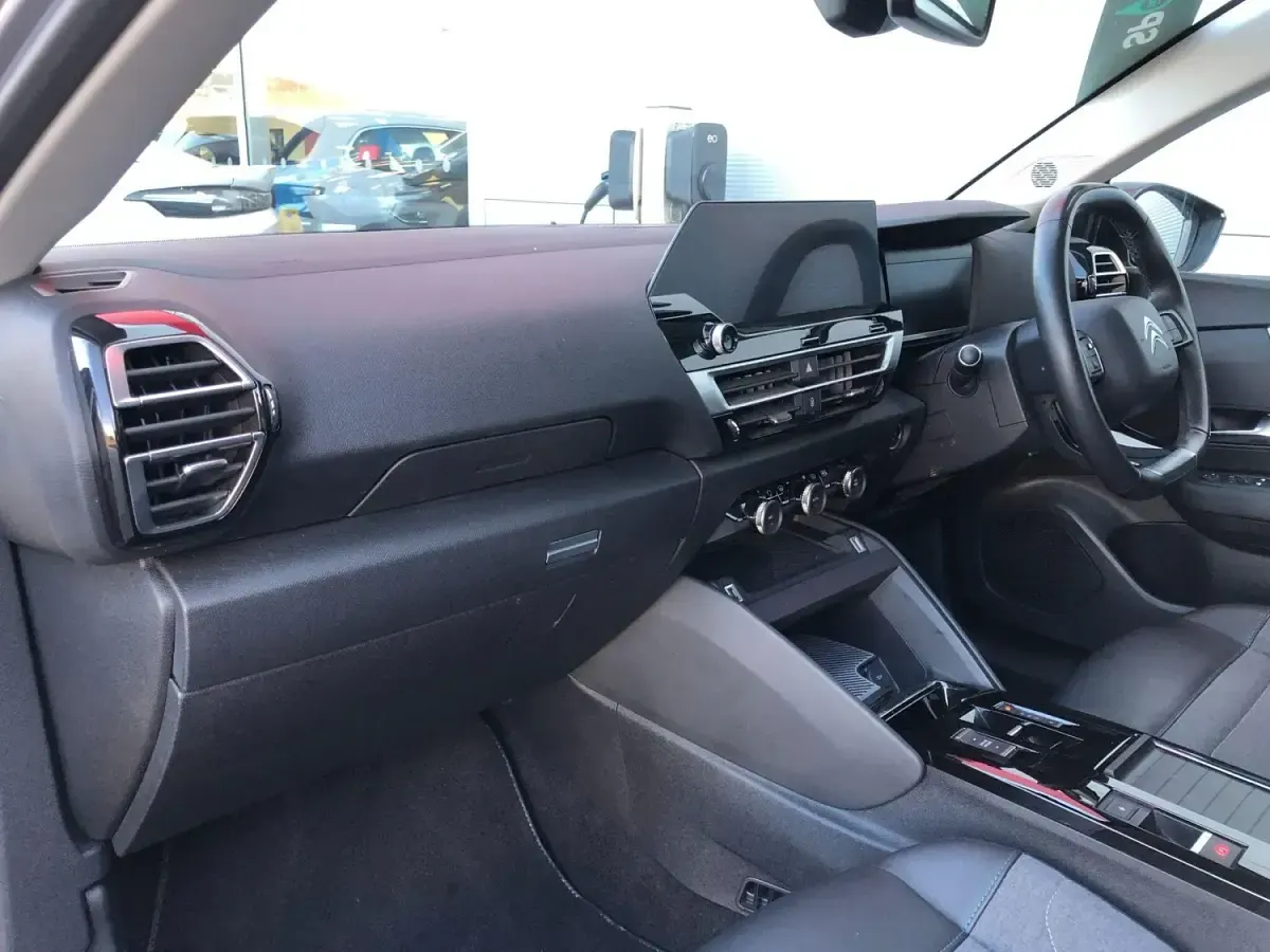 Second-hand Citroën e-C4 Shine 100 kW (136 CP) 2022 Gri Hatchback