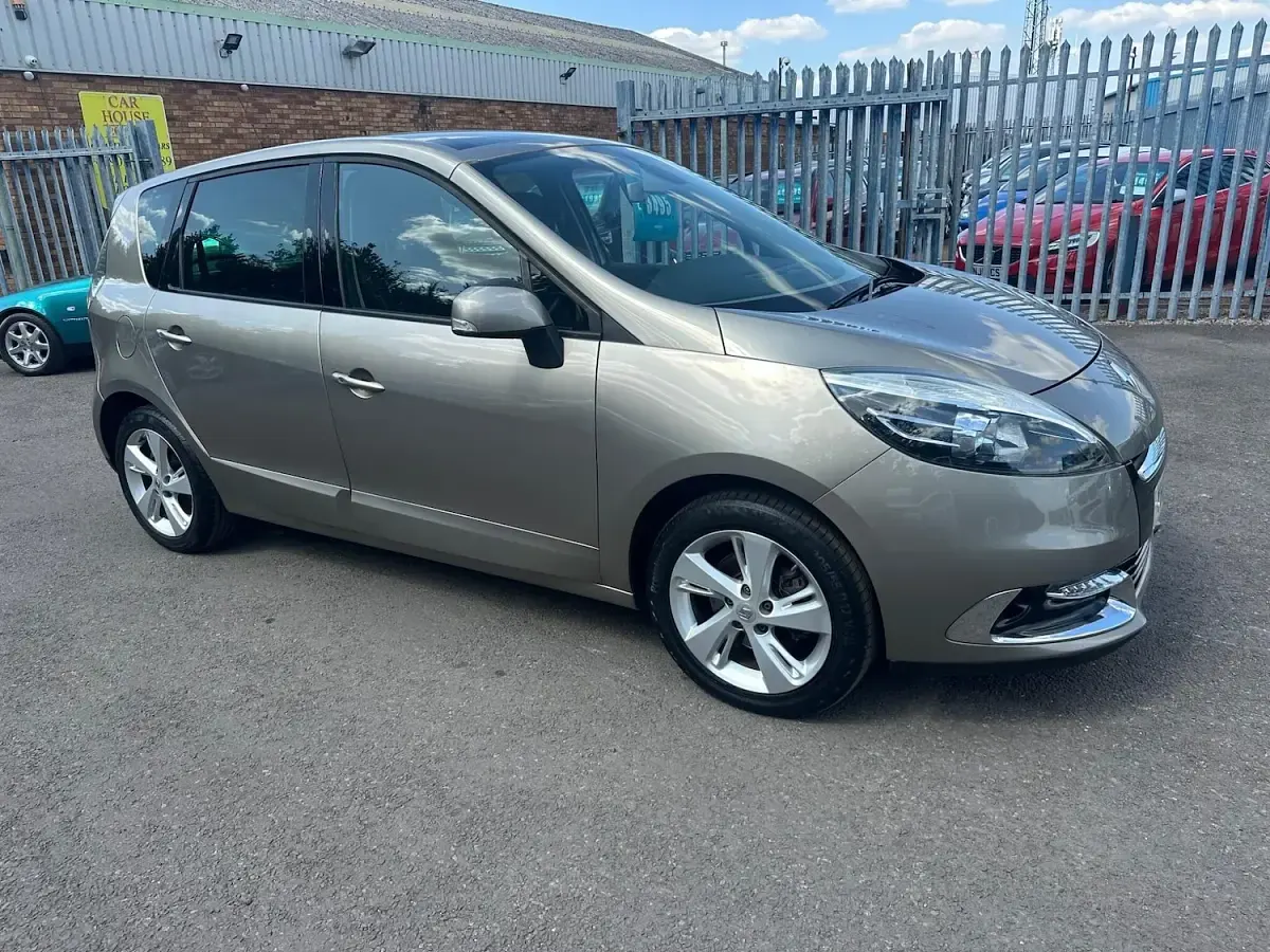 Used Renault Scénic III Dynamique 110 HP (80 kW) 2012 Beige MPV
