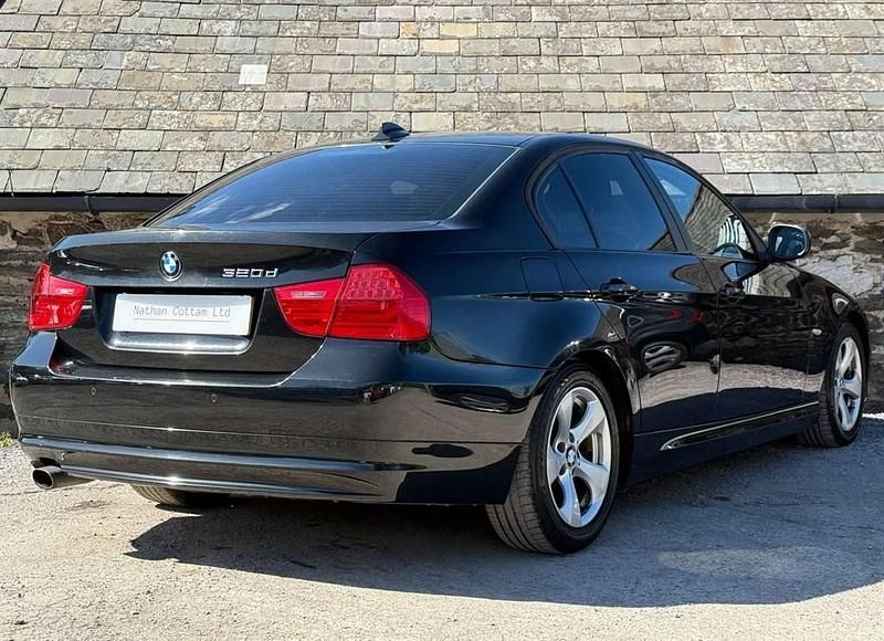 Używany BMW 320 Efficient Dynamics 161 KM (118 kW) 2010 Czarny Sedan/Limuzyna