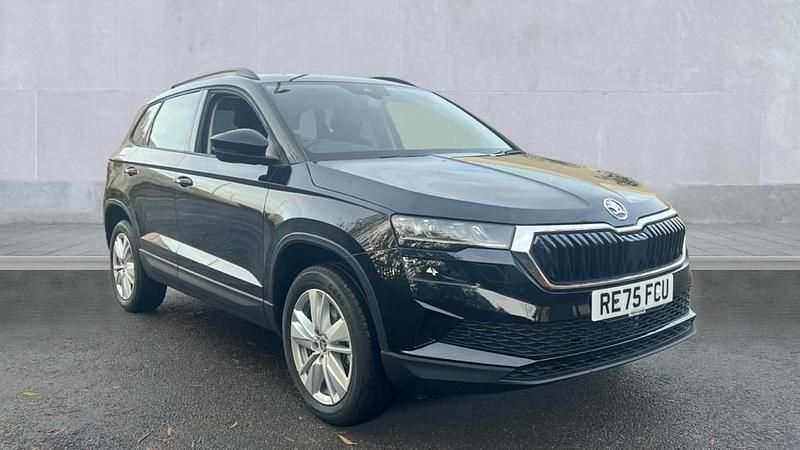 Black magic pearl effect Used 2025 Skoda Karoq SE SUV | £25,750 (Good price) - Image 1/4
