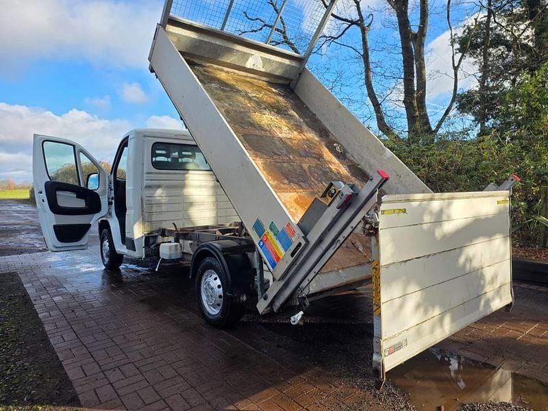 White Used 2018 Citroën Relay Van | £7,995 (Good price) - Image 1/4
