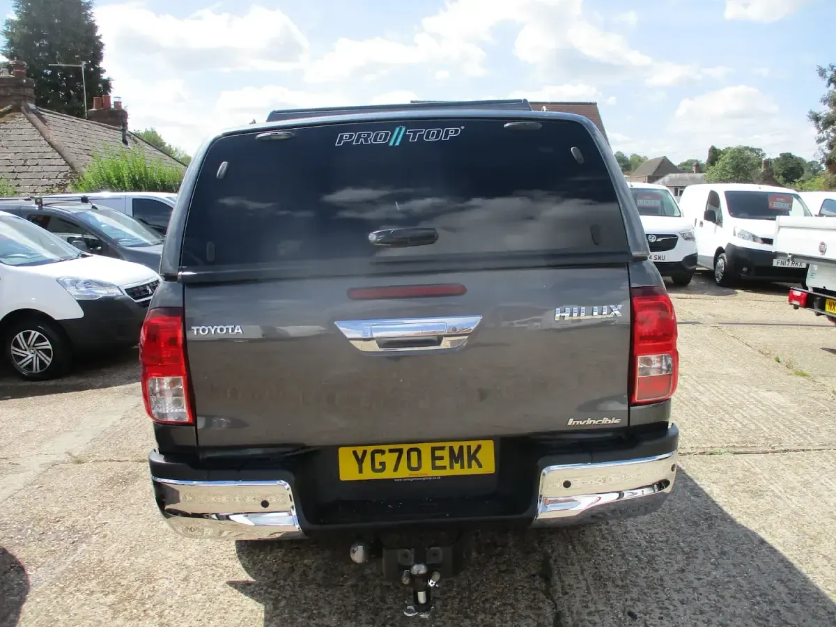 Used Toyota HiLux 150 HP (110 kW) 2020 Grey Pickup