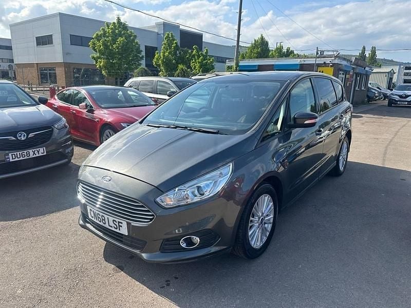 Używany Ford S-MAX S 2019 Szary Minivan